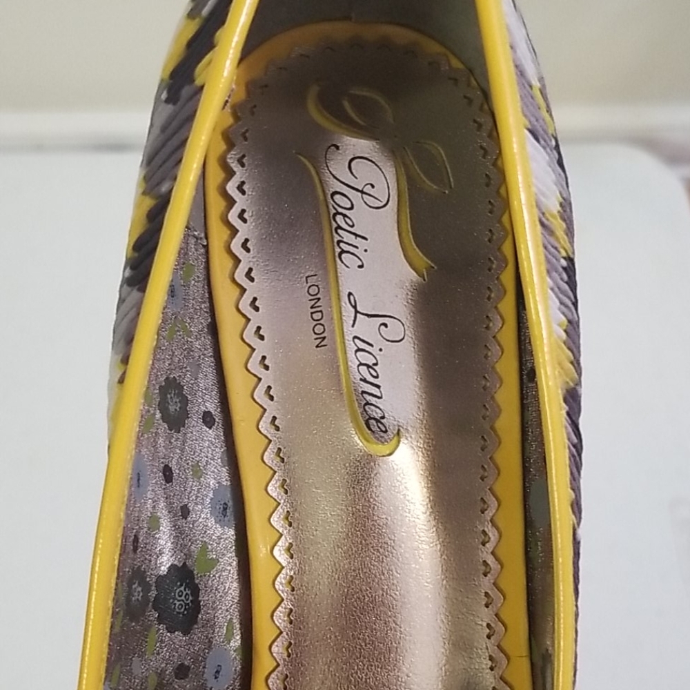 Yellow and Gray with rose heels size 8 - Picture 8 of 8